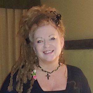 Meet your Posher, Janet